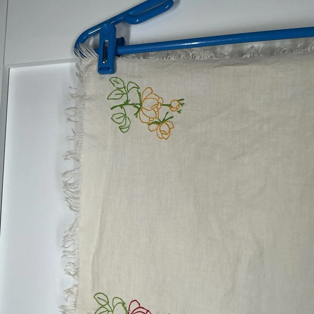 Vintage‎ Handmade Square Tablecloth Floral Leaf Embroidery Fringed Edges Cottage